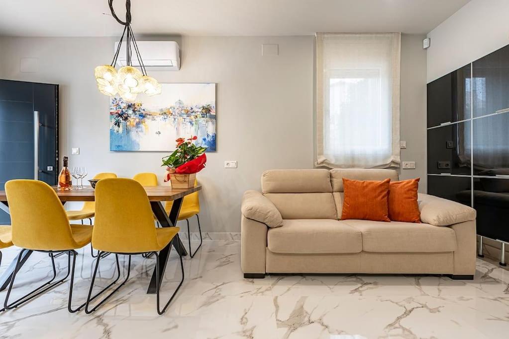 شقة Luxury Casa Con Piscina, Wifi, 150M Dal Mare ميامي بلاتجا المظهر الخارجي الصورة