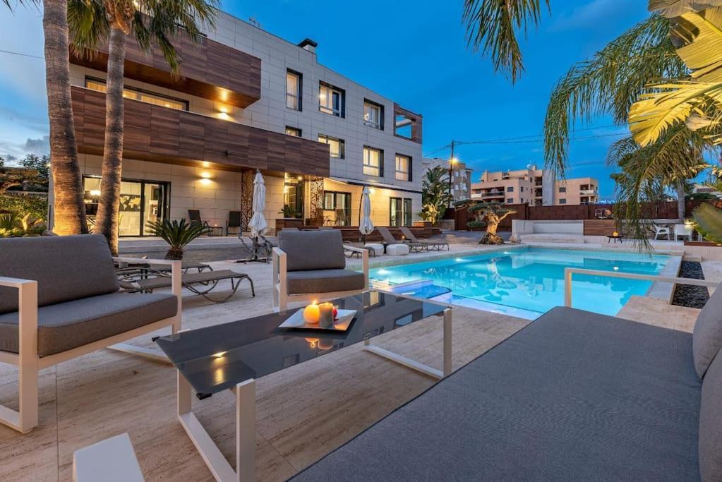 شقة Luxury Casa Con Piscina, Wifi, 150M Dal Mare ميامي بلاتجا المظهر الخارجي الصورة