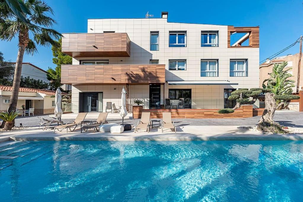 شقة Luxury Casa Con Piscina, Wifi, 150M Dal Mare ميامي بلاتجا المظهر الخارجي الصورة