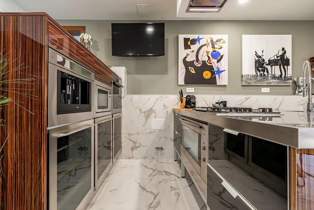 شقة Luxury Casa Con Piscina, Wifi, 150M Dal Mare ميامي بلاتجا المظهر الخارجي الصورة